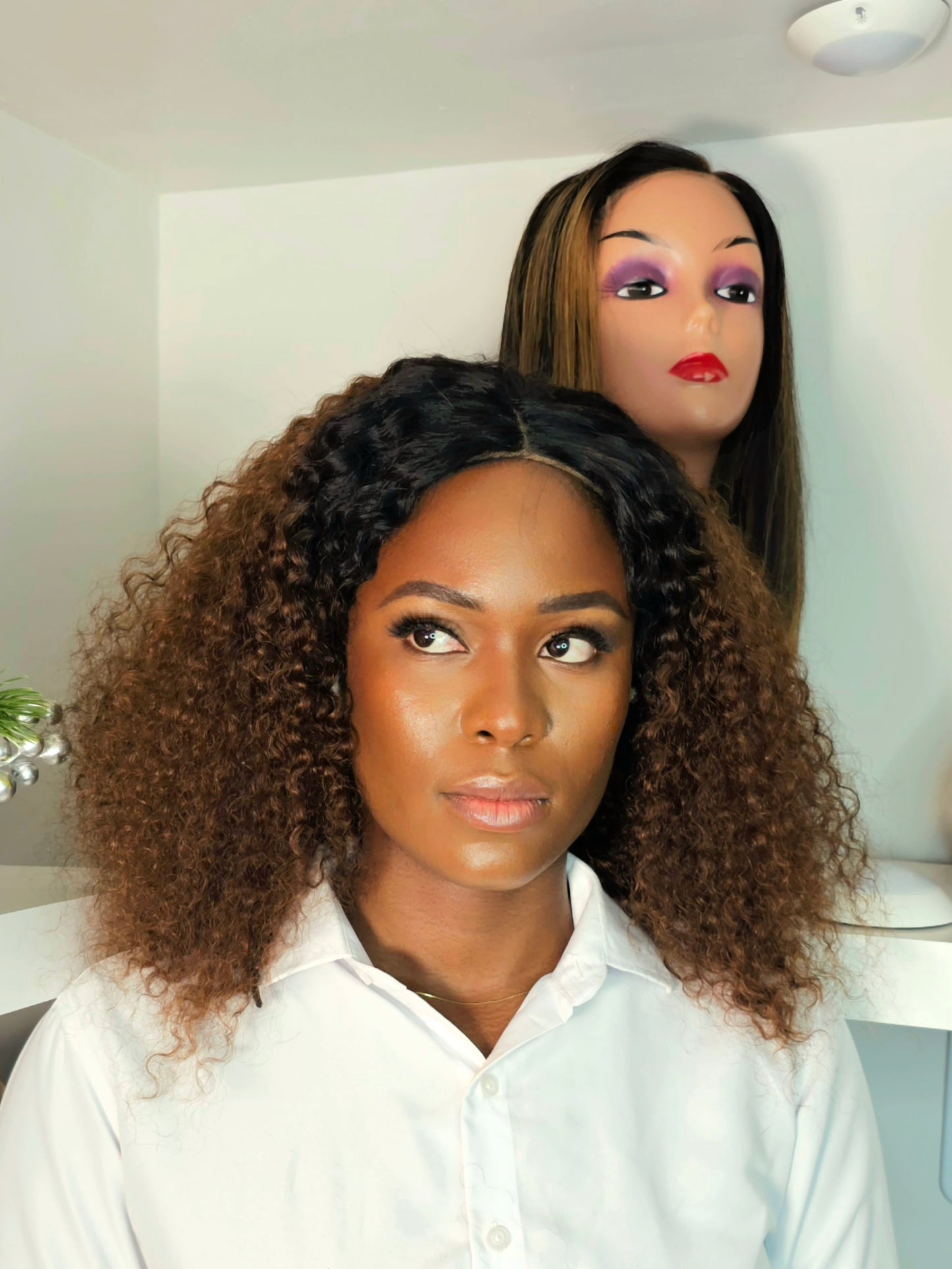 Lari Two-tones curly