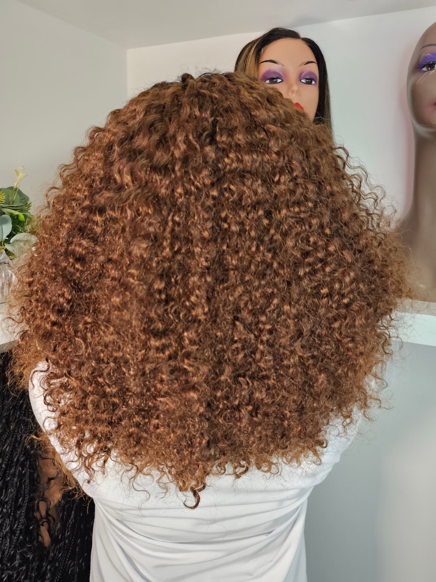 Lari Two-tones curly