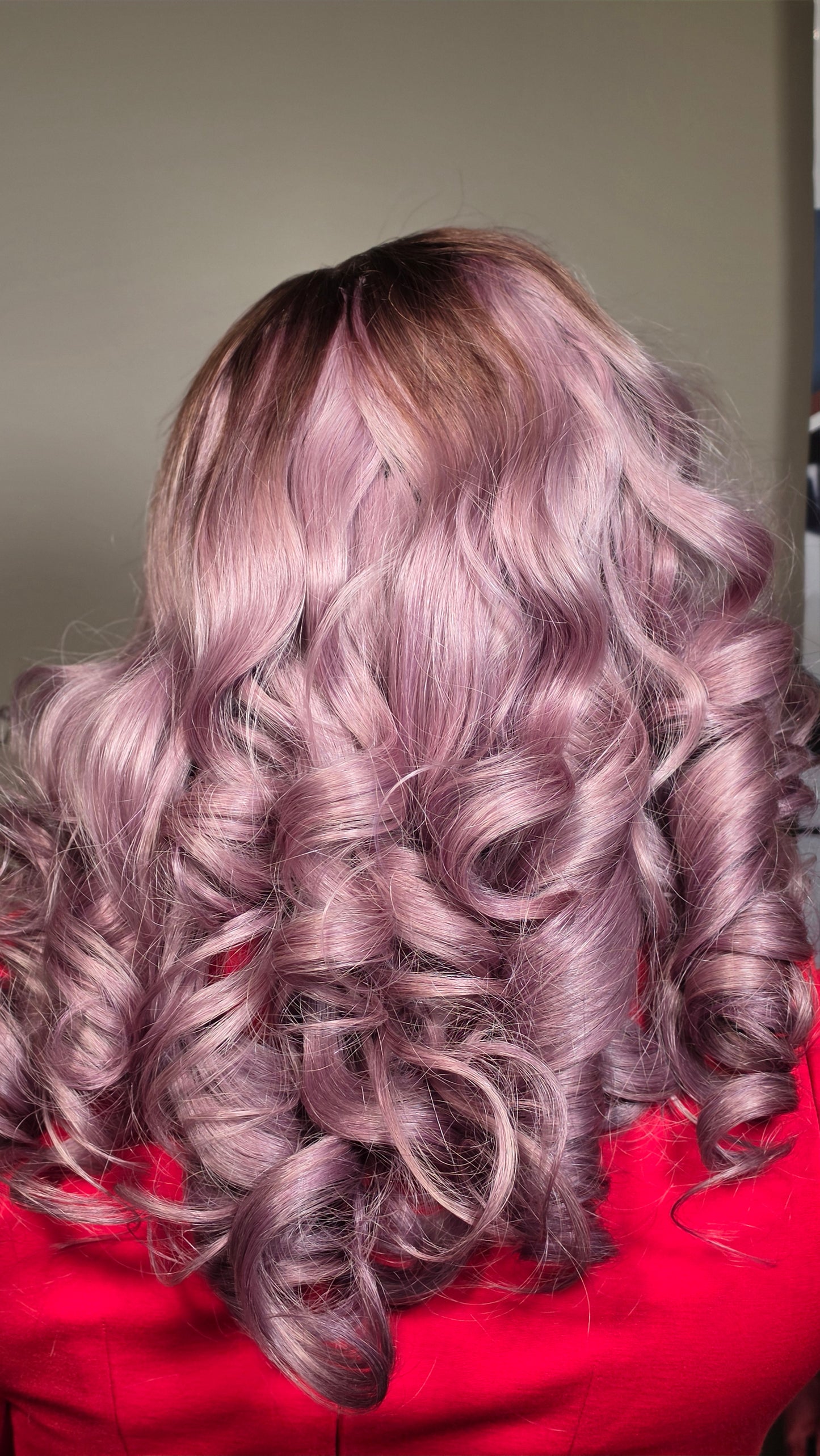 Rosé Muse curls